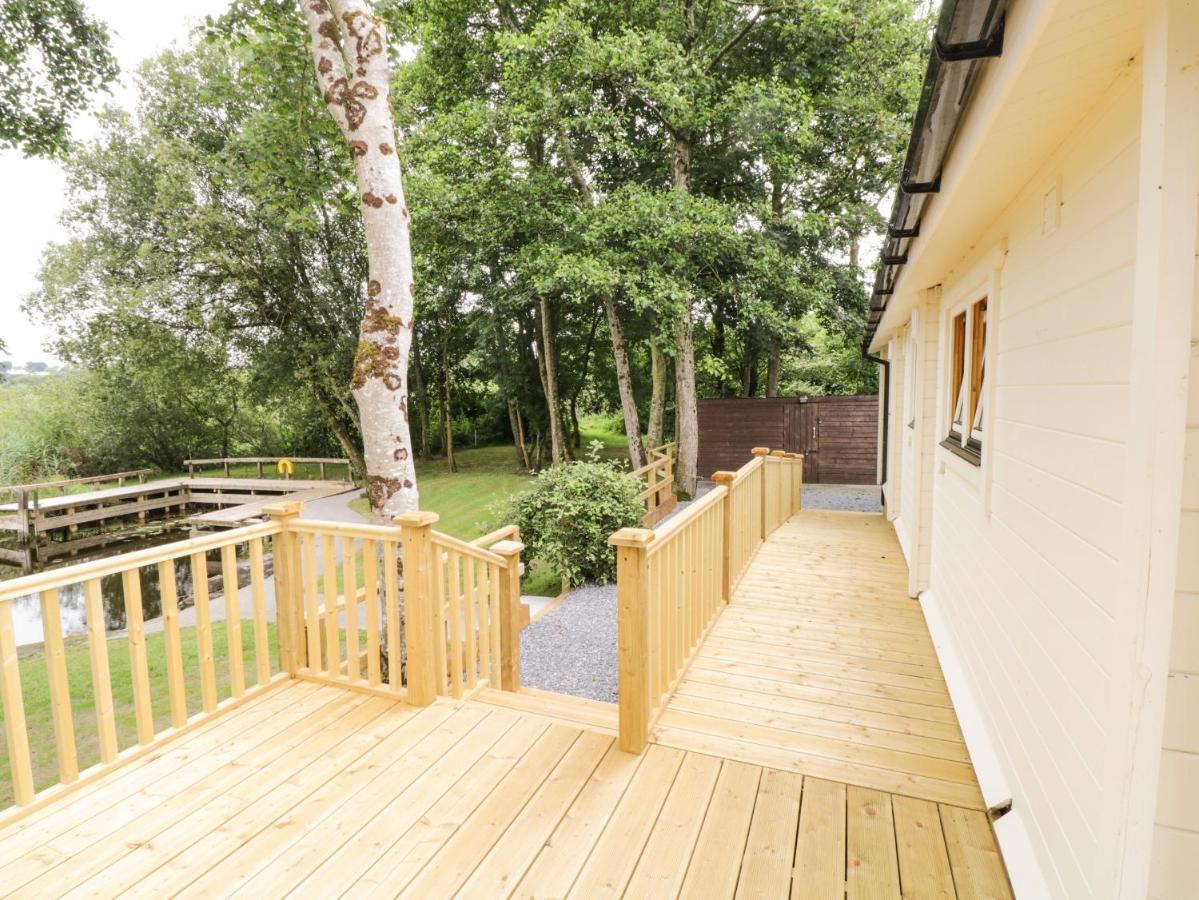Port Heron Lodge Athlone Extérieur photo